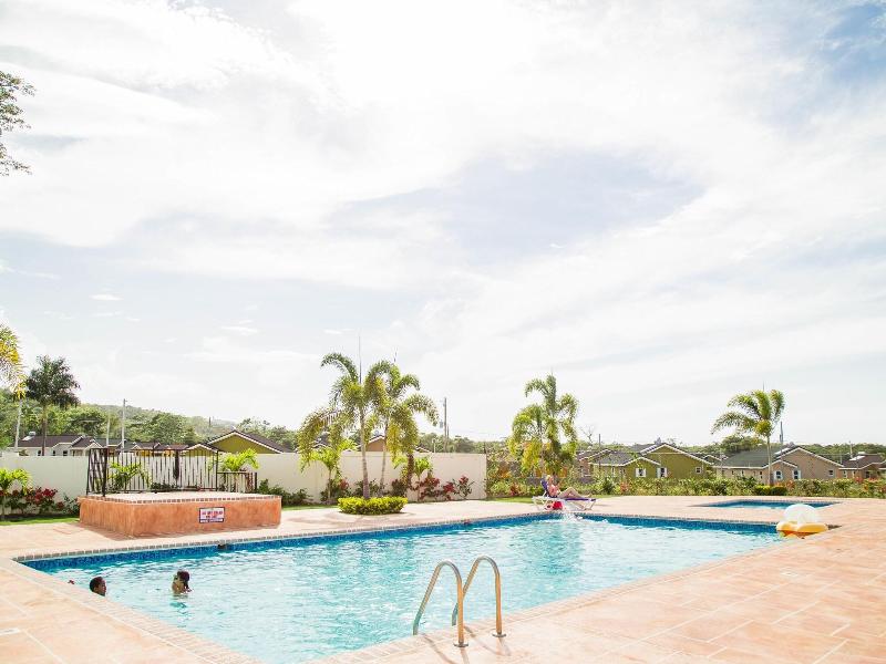La Casa De Playa Ocho Rios image