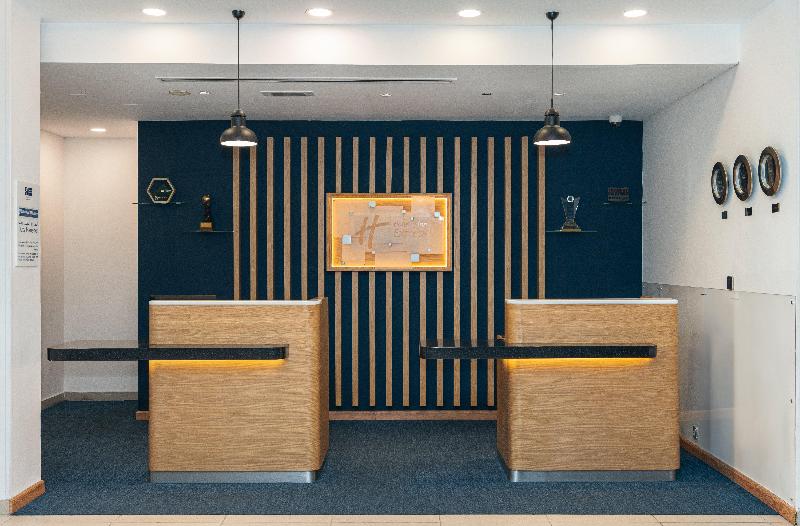 Holiday Inn Express Dubai Jumeirah