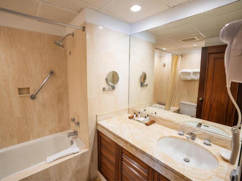Luoxo Hotel image