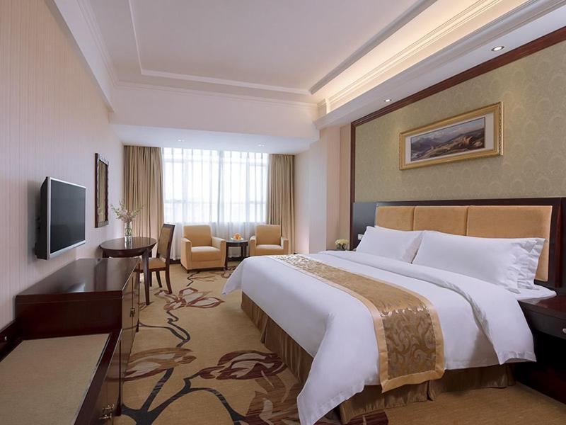 Vienna Hotel Dongguan Changping Avenue image