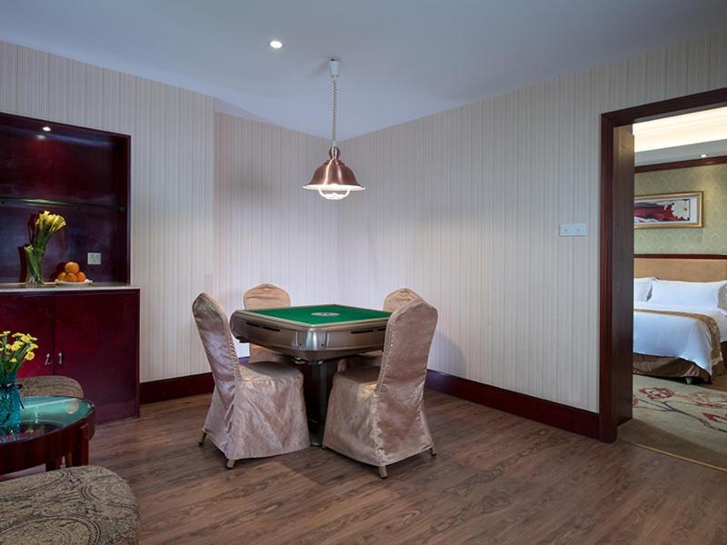 Vienna Hotel Dongguan Changping Avenue image