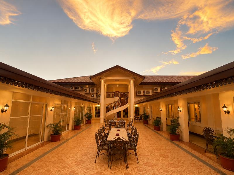 Fiesta Garden Hotel