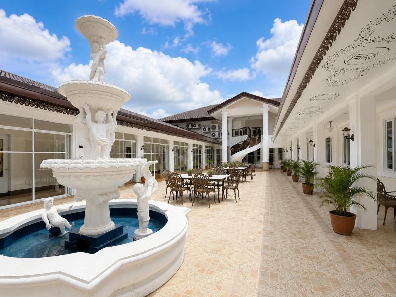 Fiesta Garden Hotel