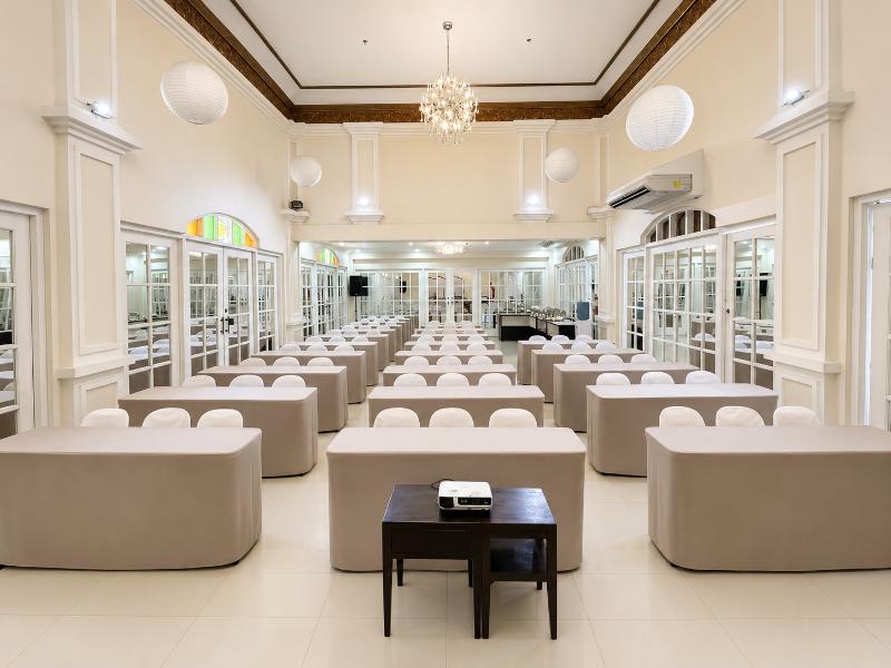 Fiesta Garden Hotel