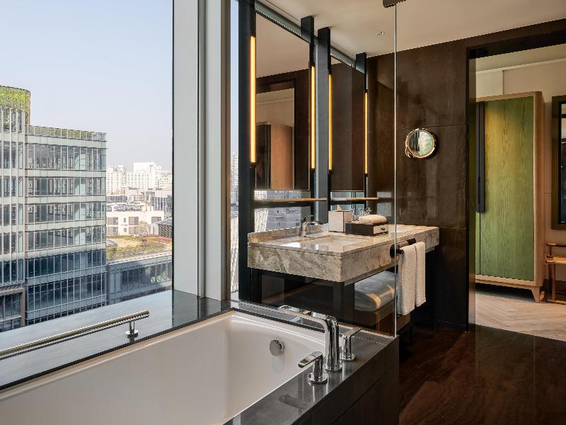 Andaz Shanghai ITC image