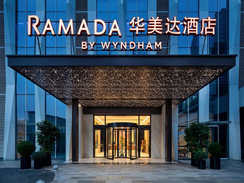 Ramada By Wyndham Luzhou Longmatan