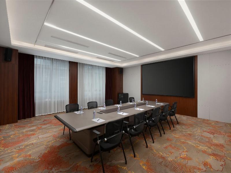 Ramada By Wyndham Luzhou Longmatan
