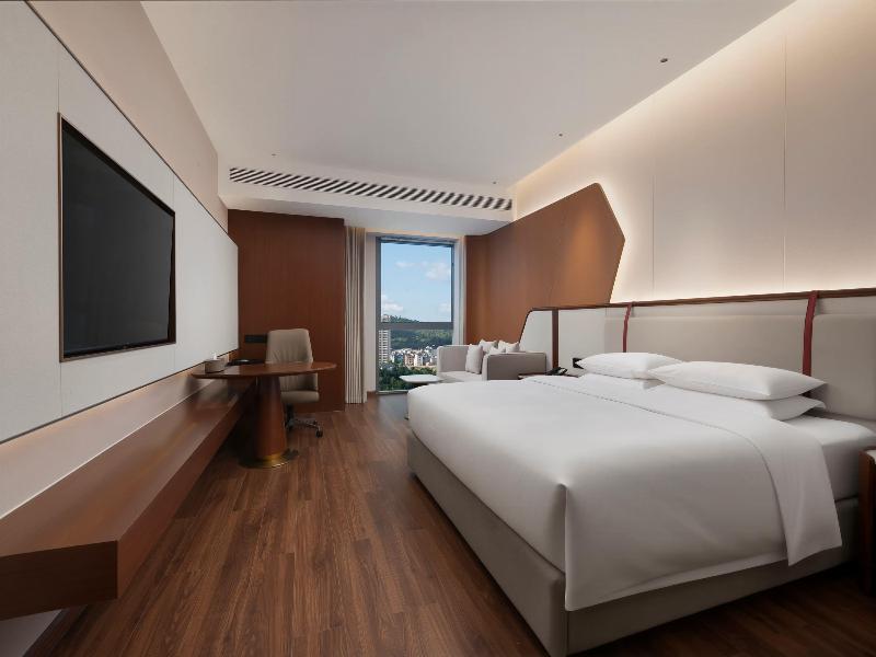 1 King Bed, Standard Room, Smoking