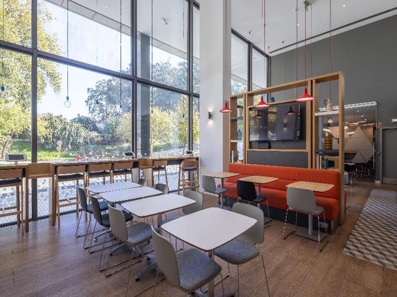 Holiday Inn Express Porto Exponor image