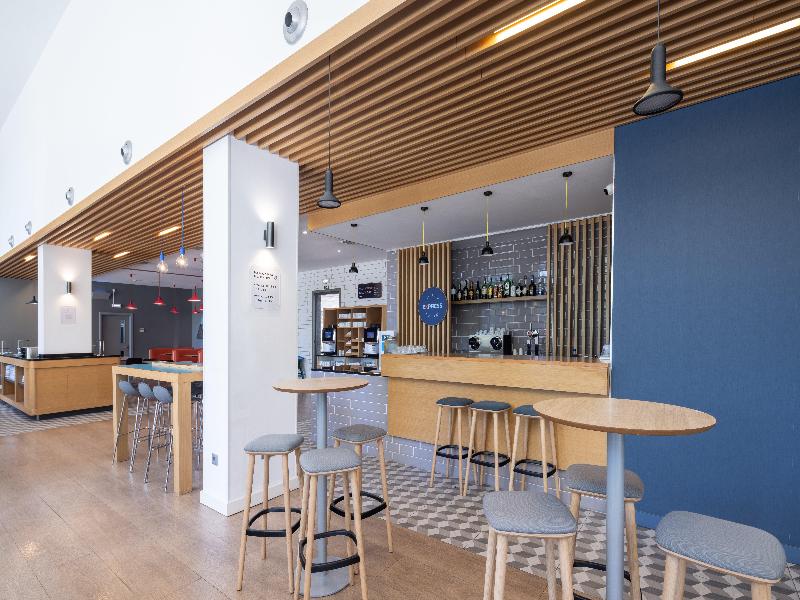 Holiday Inn Express Porto Exponor image