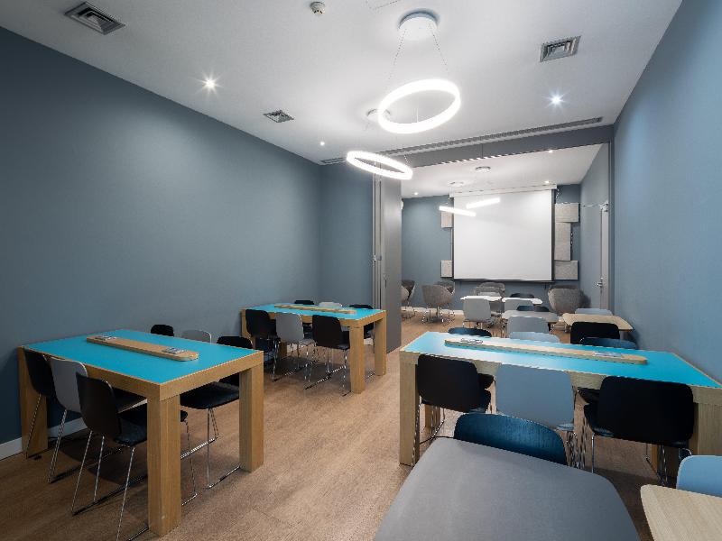 Holiday Inn Express Porto Exponor image