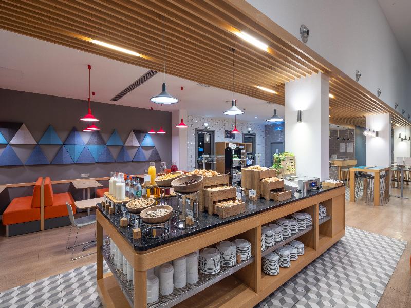 Holiday Inn Express Porto Exponor image