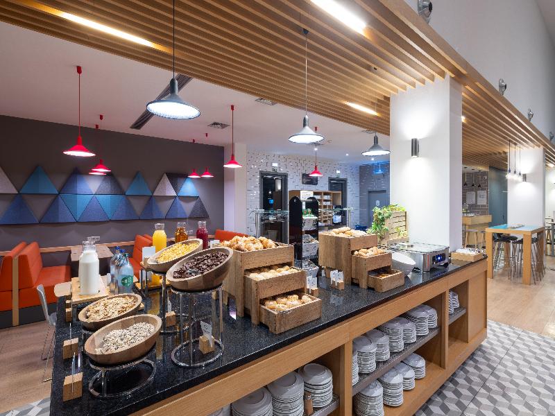 Holiday Inn Express Porto Exponor image