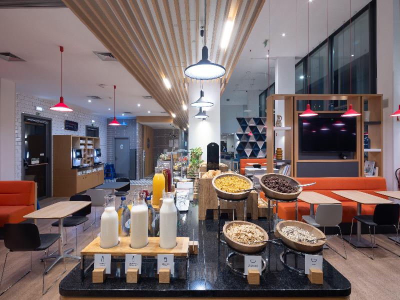 Holiday Inn Express Porto Exponor image