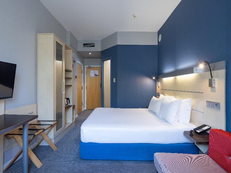 Holiday Inn Express Porto Exponor image