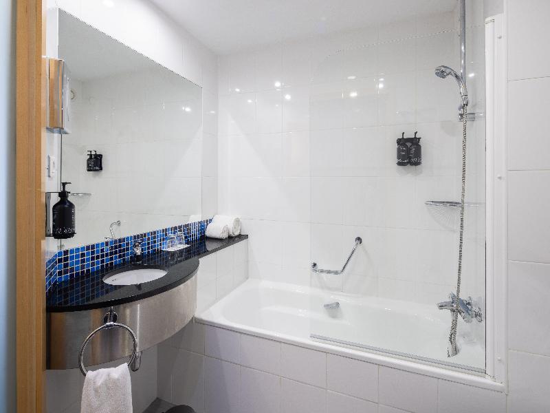 Holiday Inn Express Porto Exponor image