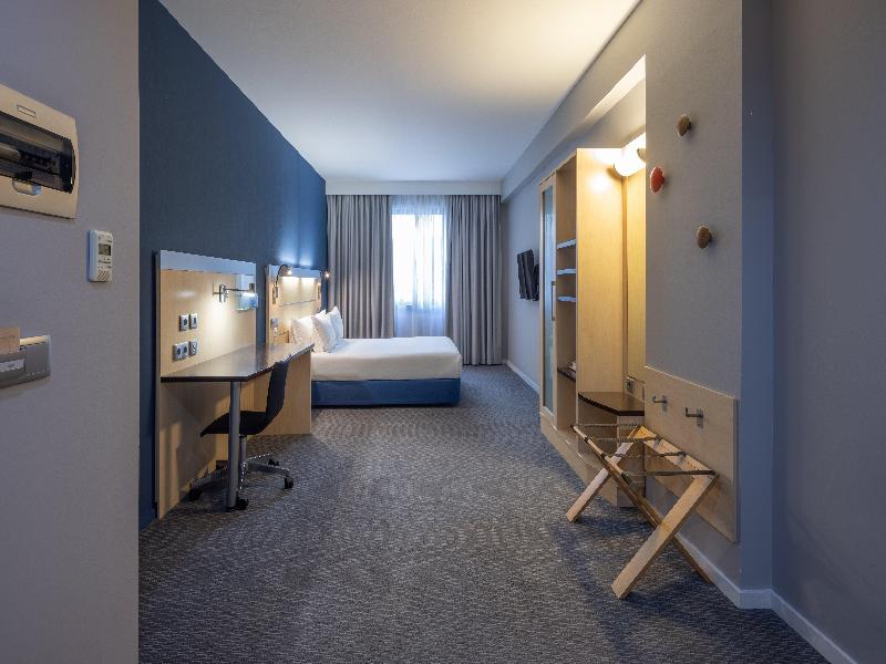 Holiday Inn Express Porto Exponor image