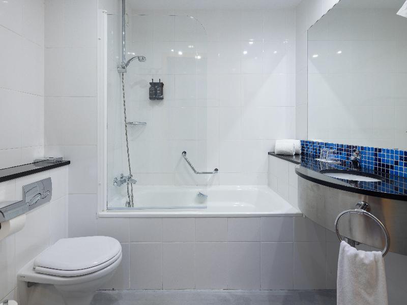 Holiday Inn Express Porto Exponor image