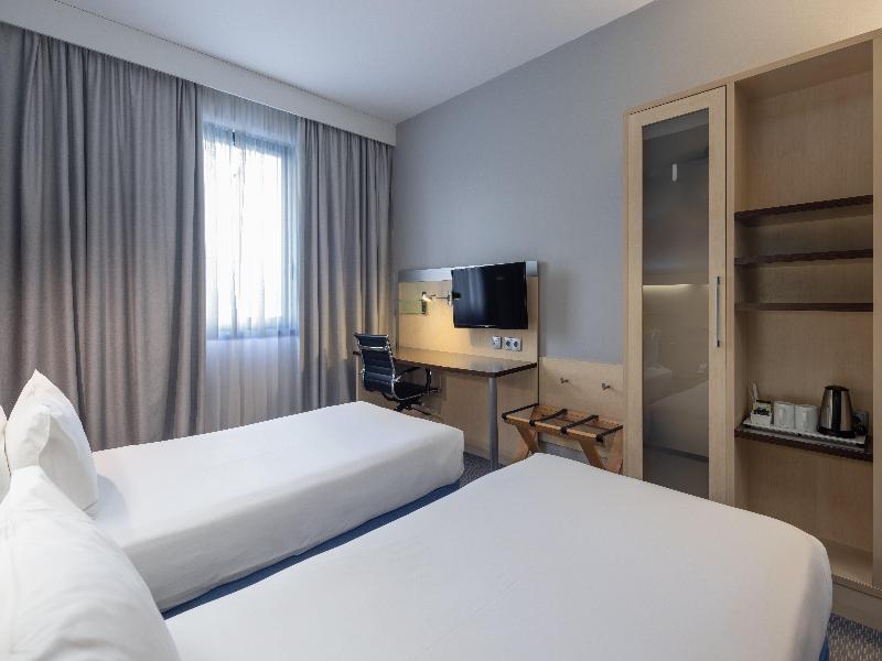Holiday Inn Express Porto Exponor image