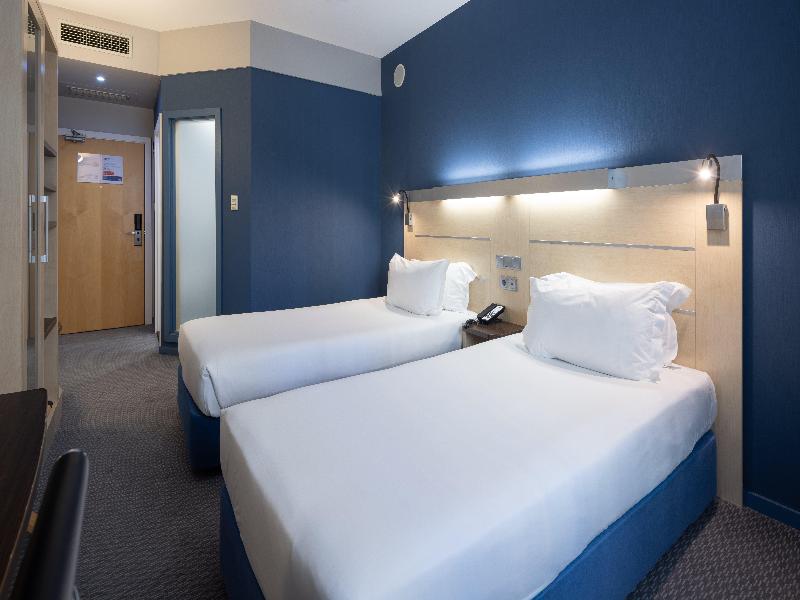 Holiday Inn Express Porto Exponor image