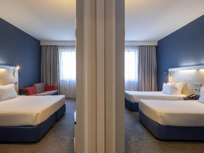 Holiday Inn Express Porto Exponor image