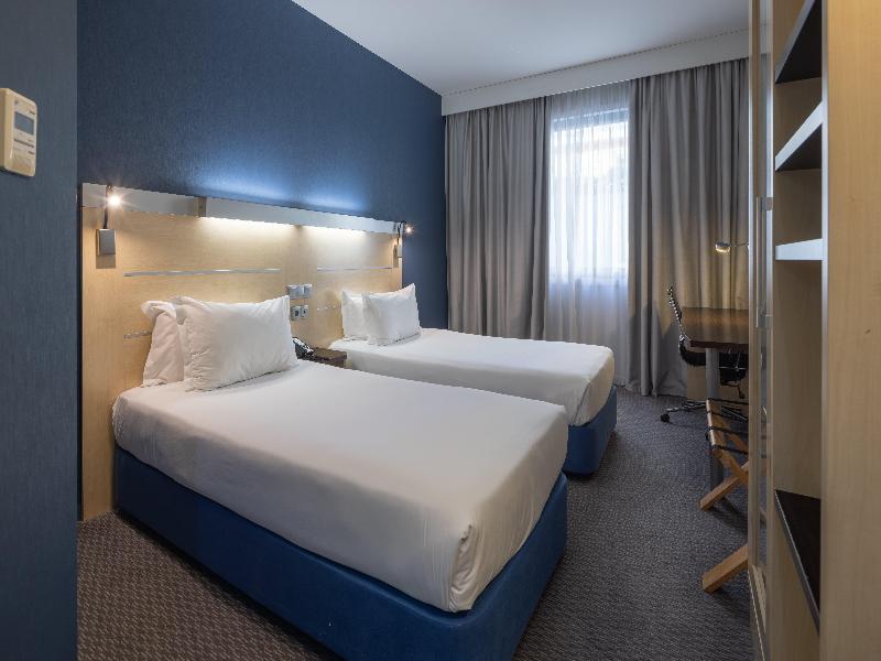 Holiday Inn Express Porto Exponor image