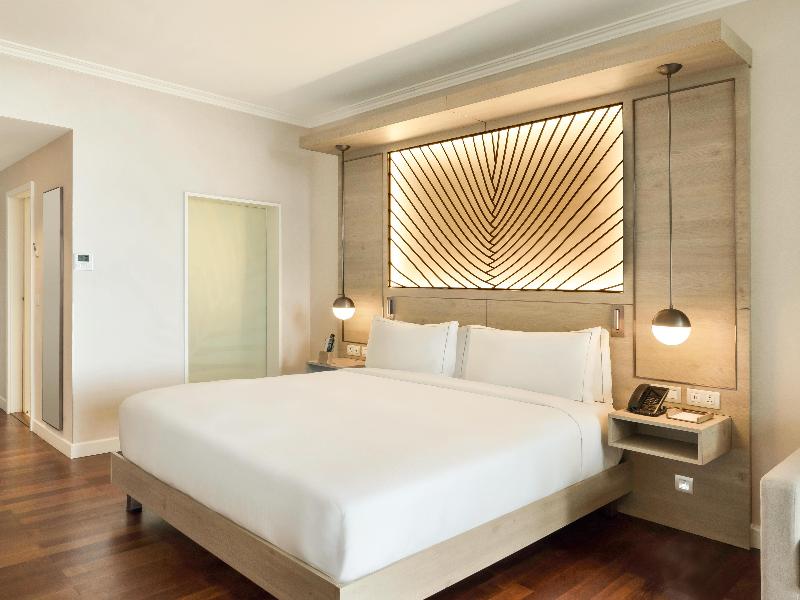 Hilton Hotel Tahiti image