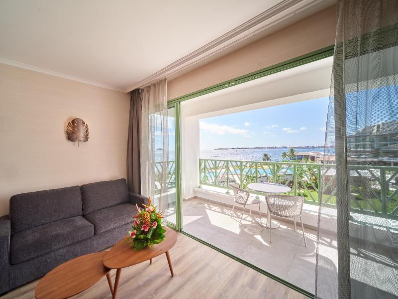 Hilton Hotel Tahiti image