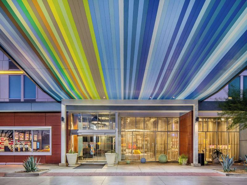 Aloft Phoenix Airport image