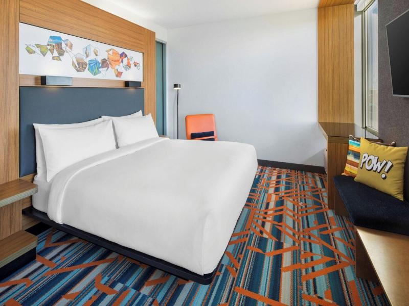 Aloft Phoenix Airport image
