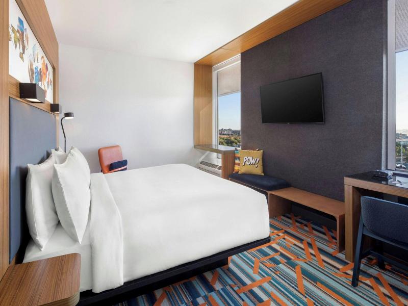 Aloft Phoenix Airport image