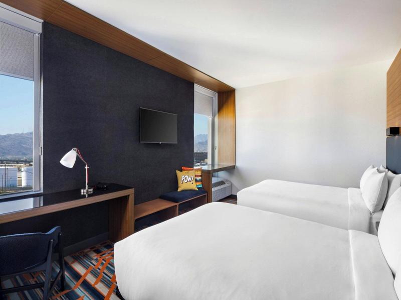 Aloft Phoenix Airport image