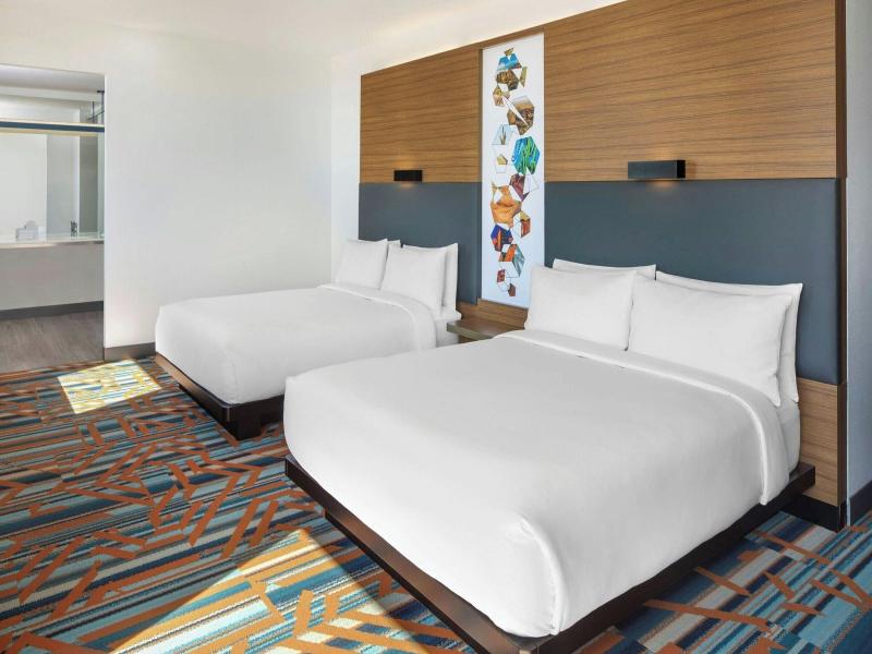 Aloft Phoenix Airport image