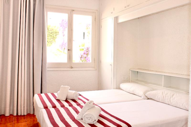 Apartamentos Playa Parc image