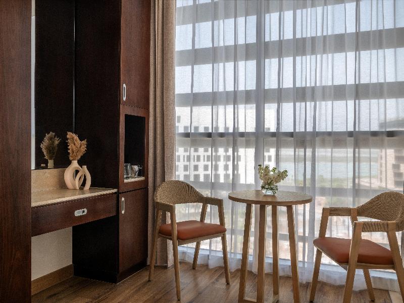 Yas Plaza Circuit by IHG image