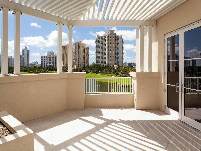 Jw Marriott Miami Turnberry Resort & Spa image
