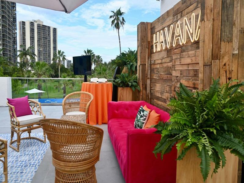 Jw Marriott Miami Turnberry Resort & Spa image
