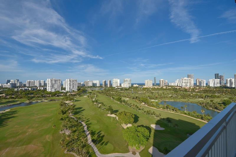 Jw Marriott Miami Turnberry Resort & Spa image
