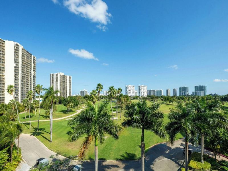 Jw Marriott Miami Turnberry Resort & Spa image