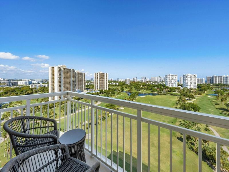 Jw Marriott Miami Turnberry Resort & Spa image