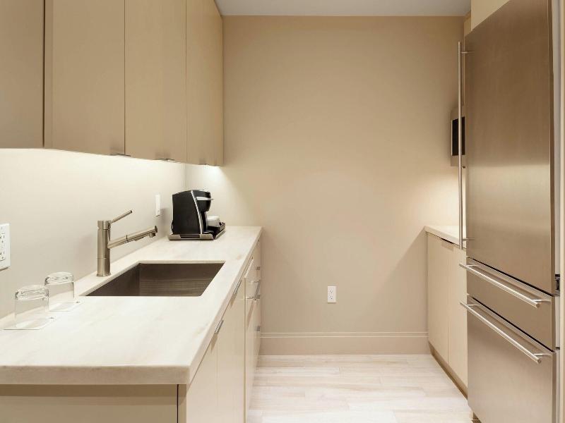 Jw Marriott Miami Turnberry Resort & Spa image