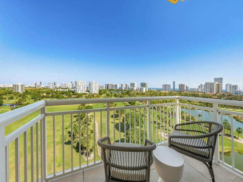 Jw Marriott Miami Turnberry Resort & Spa image