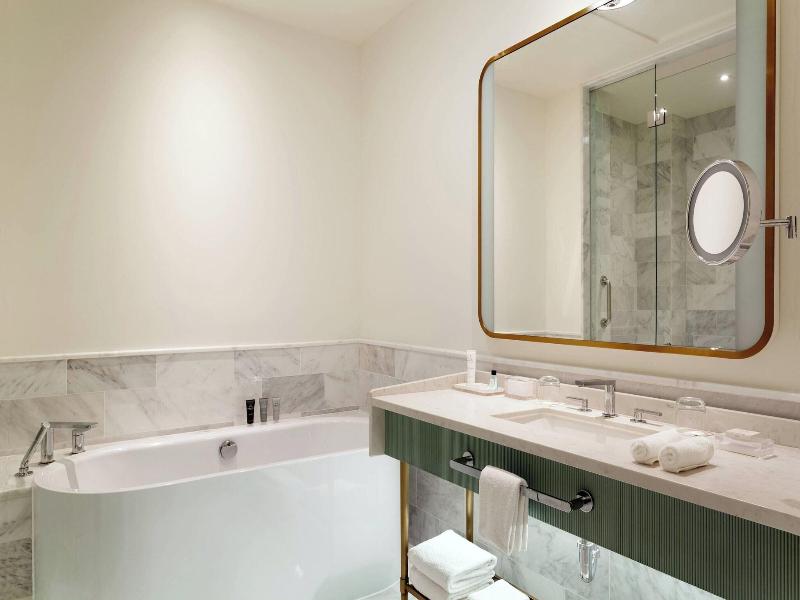Jw Marriott Miami Turnberry Resort & Spa image