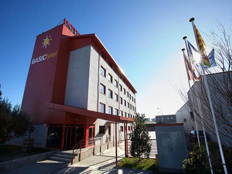 Basic Hotel image