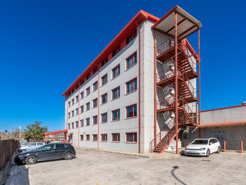 Basic Hotel image