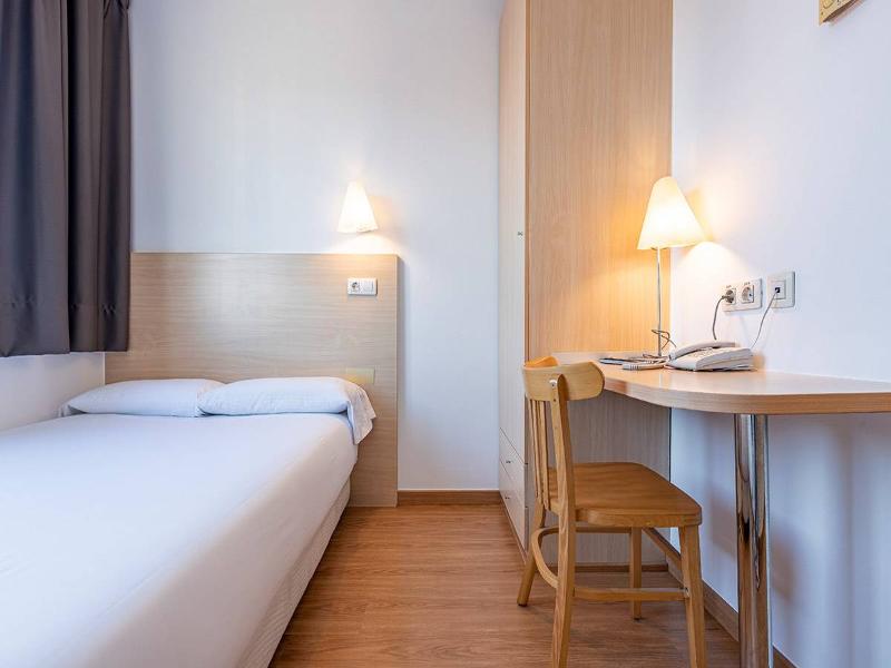 Basic Hotel image