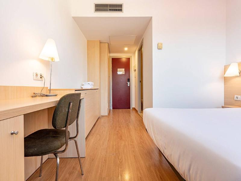 Basic Hotel image