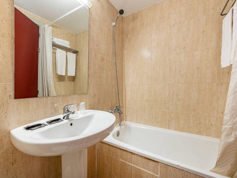 Basic Hotel image