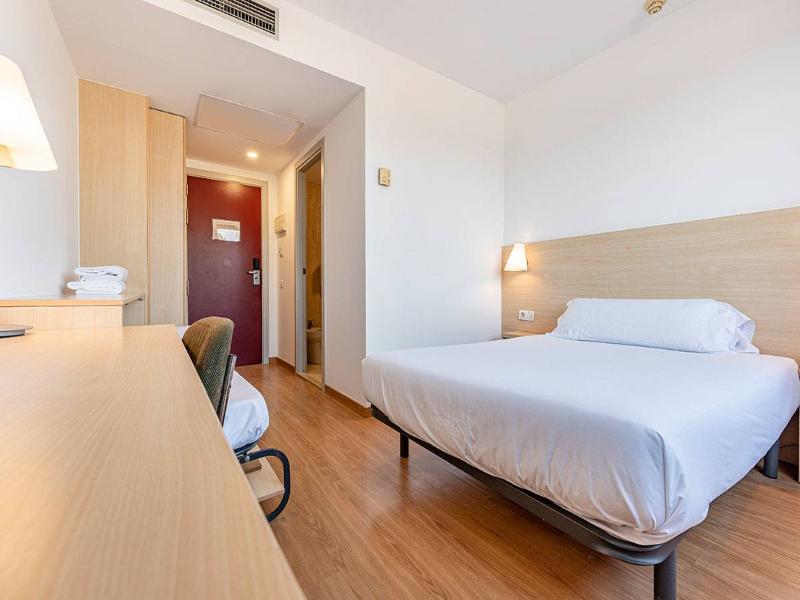 Basic Hotel image