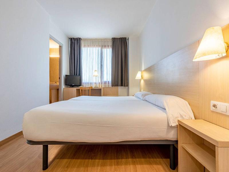 Basic Hotel image